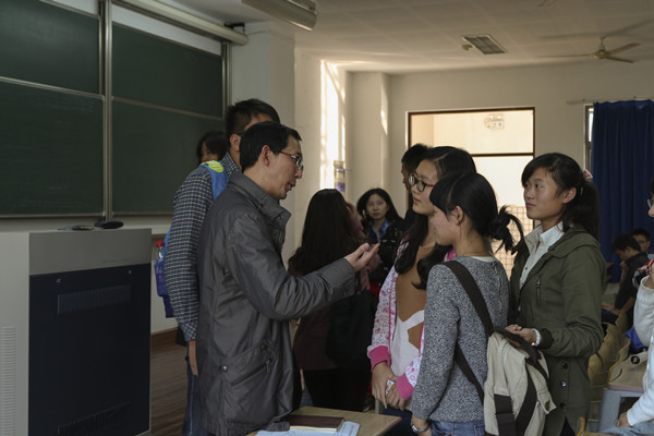 【leyu(中国)新生导航系列讲座】Learn to learn--leyu(中国)院长与14级学生亲密接触