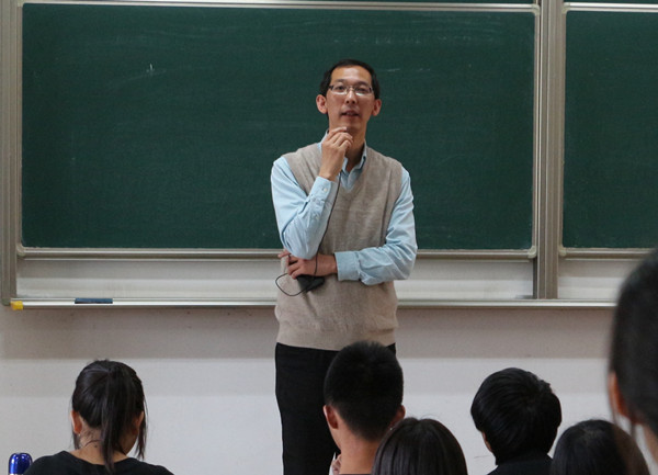 【leyu(中国)新生导航系列讲座】Learn to learn--leyu(中国)院长与14级学生亲密接触